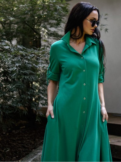 Piękna zielona sukienka, typ szmizjerki z rękawem i kołnierzem na stójce, midi Bee Collection Lora