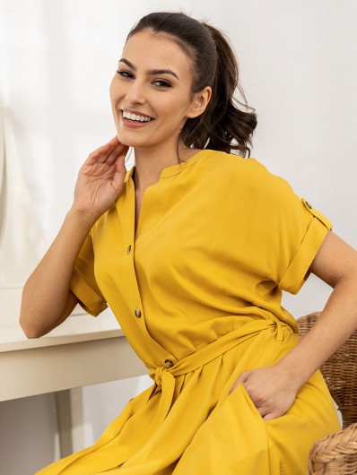 Letnia, przewiewna sukienka w modnym żółtym kolorze z wiskozy Bee Collection Fanna