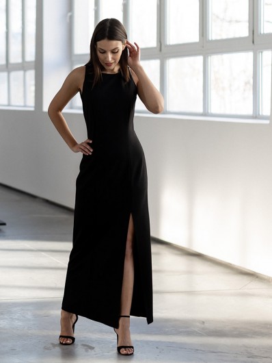 Minimalistyczna, prosta czarna sukienka, elegancka i nowoczesna Bee Collection Gizella
