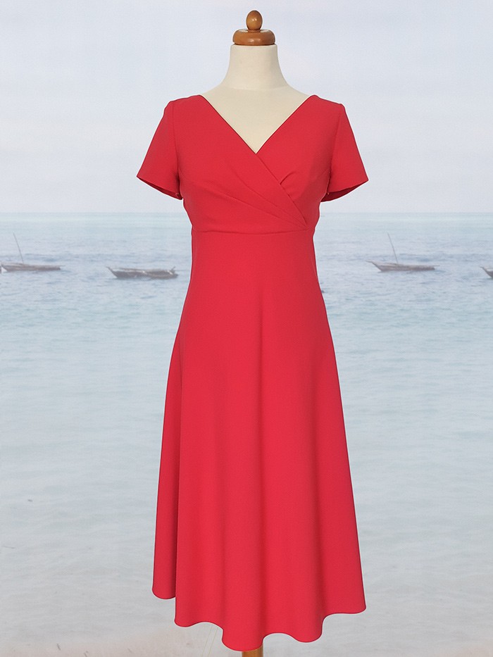 Rozkloszowana czerwona sukienka podkreślająca talię, z rękawem Bee Collection Vox